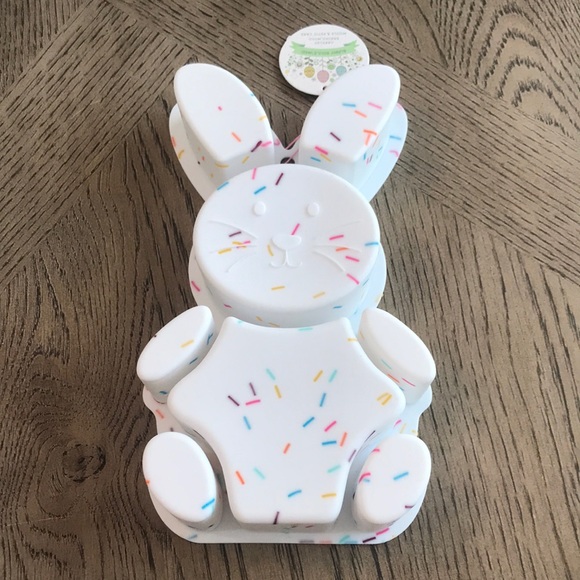 Silicone Sprinkled Easter Bunny Baking Mold - Picture 1 of 5